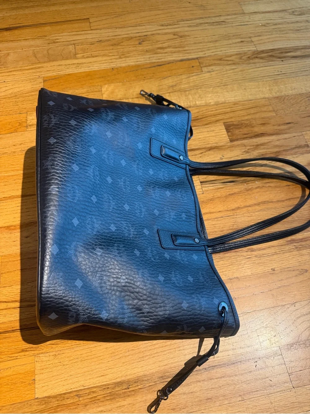 MCM Black Logo-Print Reversible Gingham Tote - Picture 4 of 4